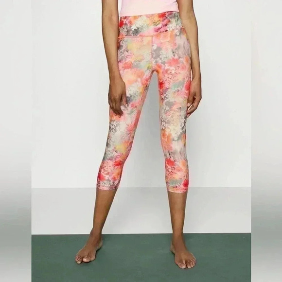 ATHLETA ULTRA HIGH RISE ELATION PRINTED  CAPRI - Leggings XS - Picture 2 of 6